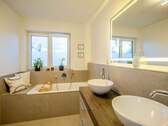 Bad mit Badewanne - 