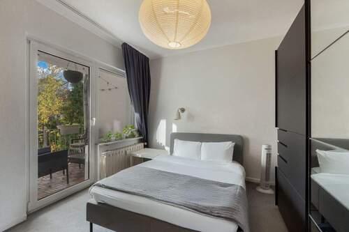 Schlafzimmer Whg. 1 - Mehrfamilienhaus, Wohnhaus mit 432,00 m&sup2; in Duisburg zum Kaufen