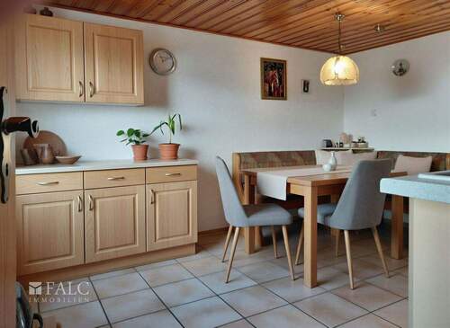 Küche - 4 Zimmer Doppelhaushälfte in Daaden