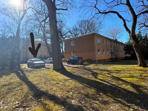 Stellplatz direkt am Haus - 3 Zimmer Etagenwohnung in Berlin