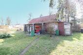 Nebengelass mit Garage - 