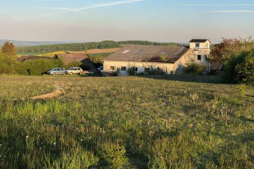 Grundstück - Seltene Gelegenheit; Grundstück mit Flughangar und Wohnung!