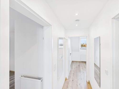 Zweiter Flur - 4 Zimmer Etagenwohnung zum Kaufen in Gelsenkirchen