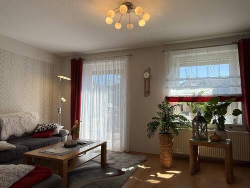 Wohnzimmer - Einfamilienhaus mit 100,00 m&sup2; in Coswig zum Kaufen