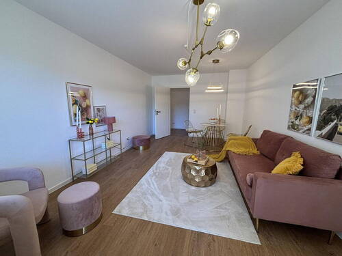 Wohnzimmer 2 - 2 Zimmer Etagenwohnung in Köln
