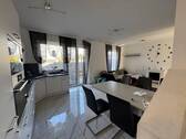 Wohn- und Esszimmer - 