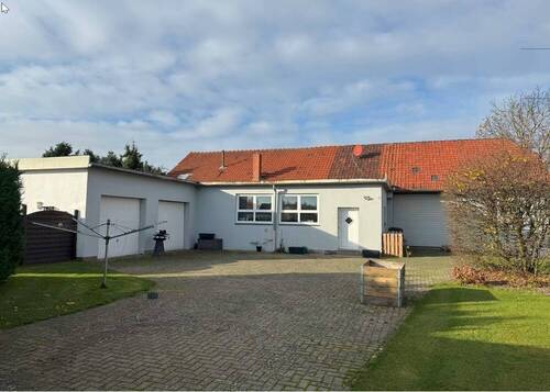 Ansicht Gewerbe v SO - 1 Zimmer Mehrfamilienhaus, Wohnhaus in Uchte