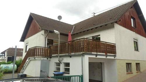 seitl. Rückansicht - Großes Einfamilienhaus in ruhiger, gepflegter Wohnlage, mit schönem Garten und großem Balkon
