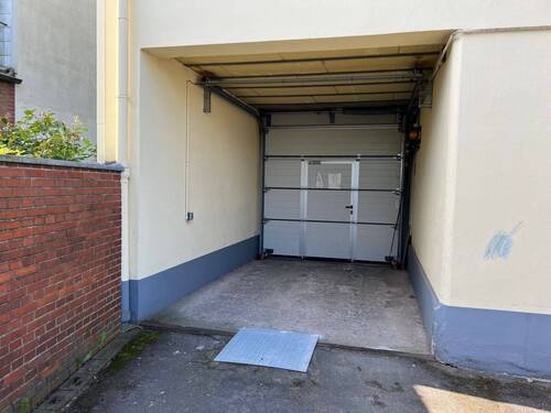 Halle - Durchfahrt Vorderhaus - 