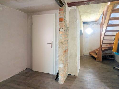 EG Flur mit Innentreppe - 