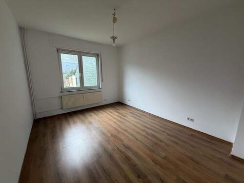 Wohnen - Erdgeschoss Wohnung mit Gartenanteil praktisch, ruhig, einziehen und wohlfühlen