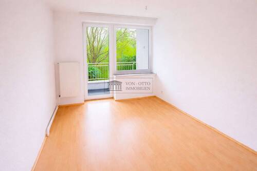 Helles Zimmer mit Balkonblick OG - 