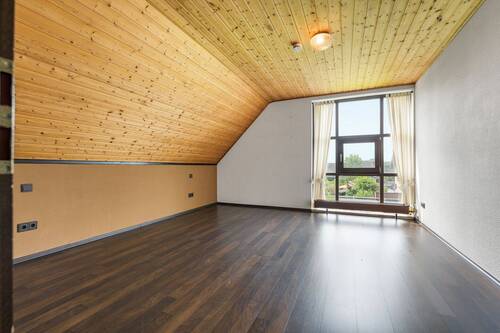 Schlafzimmer DG 1 - 