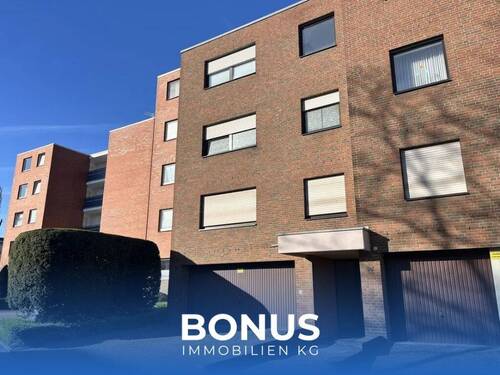 Hausansicht - Schöne 3-Zimmer-ETW * gute Wohnlage MG-Lürrip * Wfl. ca. 84 m² * herrlicher Sonnenbalkon * Garage