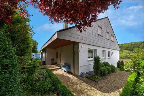 Außenansicht - 9 Zimmer Mehrfamilienhaus, Wohnhaus zum Kaufen in Aidlingen