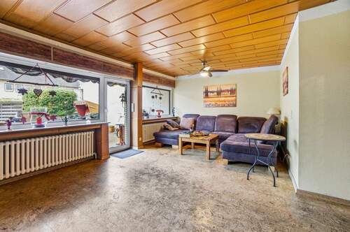 Wohnzimmer - 4 Zimmer Reihenmittelhaus zum Kaufen in Hilden