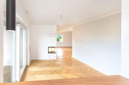 Blick von der Küche ins Esszimmer - 