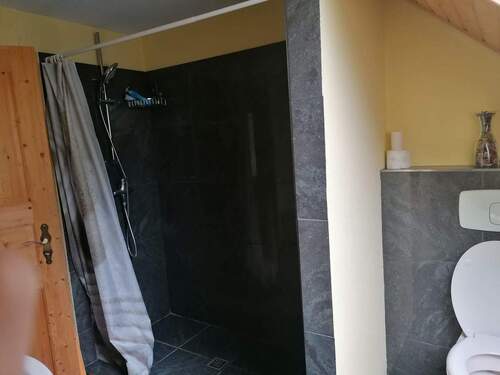 ebenerdige Dusche mit Tageslicht.jpg - 