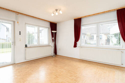 Wohnzimmer EG - 6 Zimmer Einfamilienhaus zum Kaufen in Neumarkt in der Oberpfalz