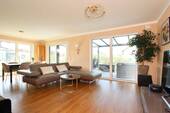 2_Wohnen.jpeg - 5 Zimmer Einfamilienhaus zum Kaufen in Ergolding