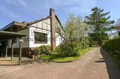 Zufahrt zum Haus - 4 Zimmer Einfamilienhaus zum Kaufen in Hamburg
