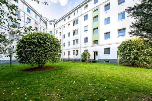 Hofansicht - 2 Zimmer Etagenwohnung zum Kaufen in Hamburg