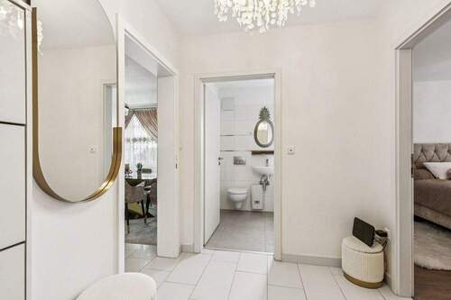 Flur - Etagenwohnung mit 115,60 m² in Alfter zum Kaufen