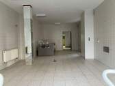 Verkaufsraum, Blick vom Eingang aus - Vielfältig nutzbare Gewerbeeinheit (100m²) in attraktiver City-Lage zu verkaufen