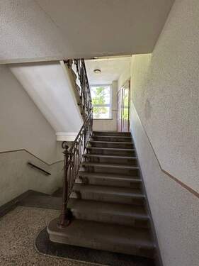 Treppenhaus - 2 Zimmer Mehrfamilienhaus, Wohnhaus in Chemnitz