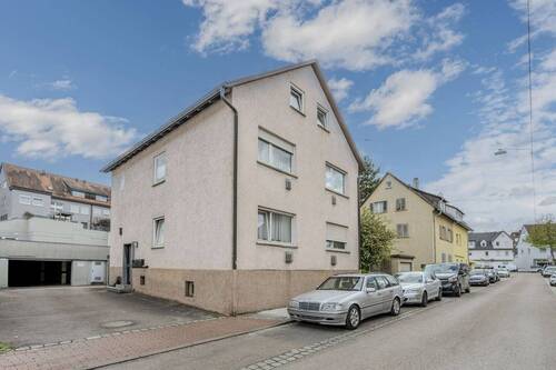 Außenansicht - Handwerker aufgepasst: Sanierungsbedürftiges 3-Familienhaus in zentraler Lage