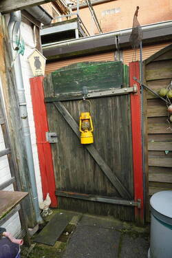 Gartentor Durchgang zur Straße - 