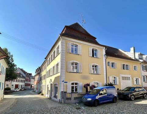 Außenansicht - 8 Zimmer Mehrfamilienhaus, Wohnhaus zum Kaufen in Endingen