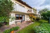 Terrasse ELW - Großzügiges Wohnhaus mit zwei Einliegerwohnungen und Weitblick in guter Lage von Neckarwestheim