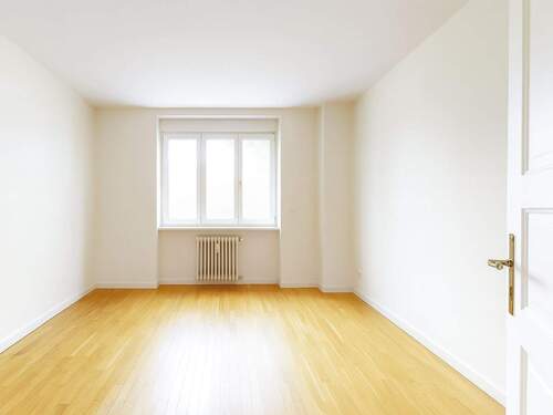 Titelbild - Modern saniert, klassisch geschnitten: 4-Zimmer-Wohnung mit Parkett