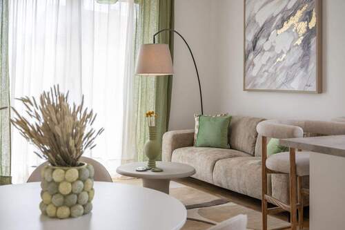 Hauskauf_Erkner_Gottesbrücker_Weg_Wohnbereich - Neubau-DHH mit hochwertiger Ausstattung: Fußbodenheizung, Smarthome, Ladesäule! Effizienhaus 55EE!