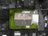 Draufsicht auf Grundstück und Gebäude - 