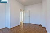 Schlafzimmer, Blick zum Flur - 