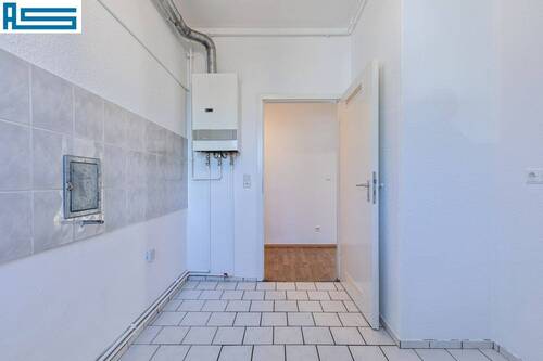 Küche - Blick zum Flur - 