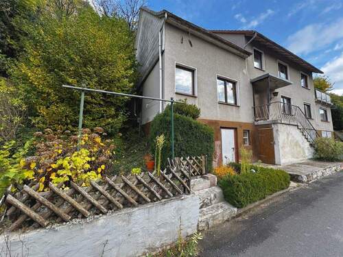 Flur - 7 Zimmer Einfamilienhaus zum Kaufen in Waldeck