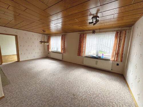 Wohnzimmer Erdgeschoss - 7 Zimmer Einfamilienhaus in Waldeck