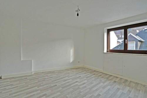 Großzügiges Schlaf- und Arbeitszimmer - Etagenwohnung mit 59,00 m&sup2; in Bad Honnef zur Miete