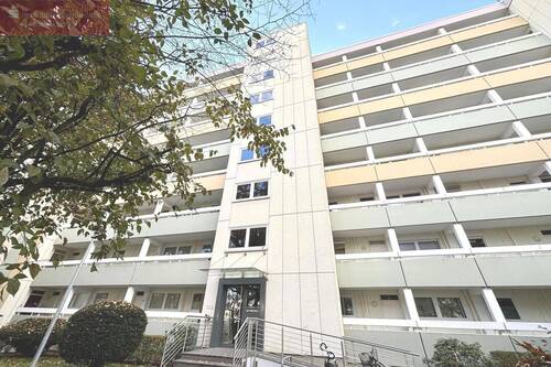 Vorderseite Gebäude - Mit Weitblick in Top-Lage - 78.000,00&nbsp;EUR Kaufpreis, ca.&nbsp; 41,00&nbsp;m&sup2;&nbsp;Wohnfl&auml;che