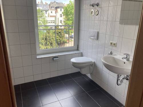 Tageslichtbad mit Dusche - 