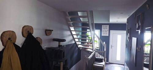 Flur Treppenaufgang - Mehrfamilienhaus, Wohnhaus mit 280,00 m&sup2; in Hochstetten-Dhaun zum Kaufen