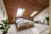Schlafzimmer DG Einrichtungsbeispiel mit KI - 