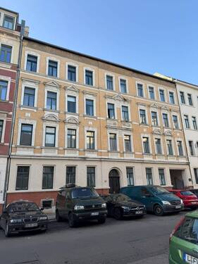 Hausansicht_Strassenseite1 - 2 Zimmer Mehrfamilienhaus, Wohnhaus zum Kaufen in Leipzig