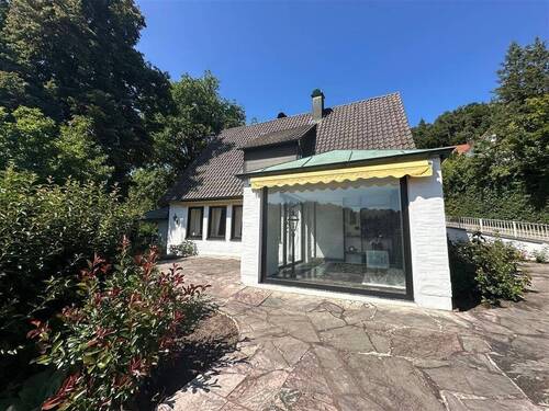 Hausansicht - 5 Zimmer Einfamilienhaus zum Kaufen in Burgthann