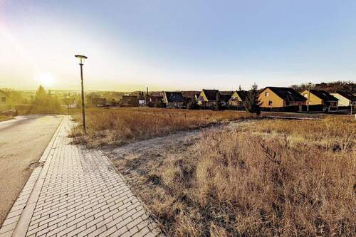 Blick aufs Grundstück rechts - 