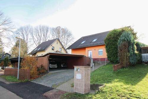 Hausansicht straßenseitig 02 - Gepflegtes EFH oder ZFH mit Wärmepumpe in ruhiger Lage von Chemnitz