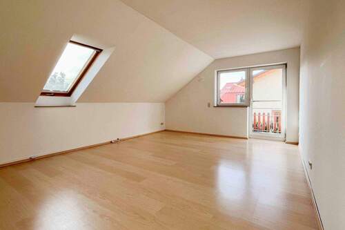 Wohnzimmer 1. OG Ansicht 02 - 7 Zimmer Einfamilienhaus in Chemnitz